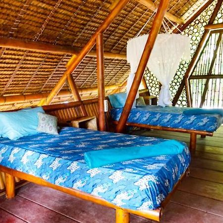 Southern Mentawai Outpost Hotel Sibigau Island Buitenkant foto